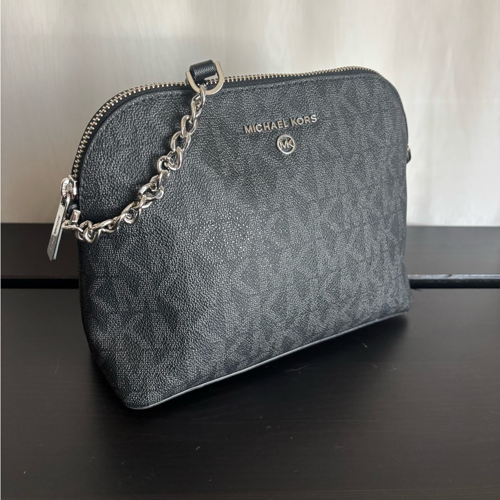 Michael Kors Jet Set Black Crossbody Bag • Chain Strap • Like New